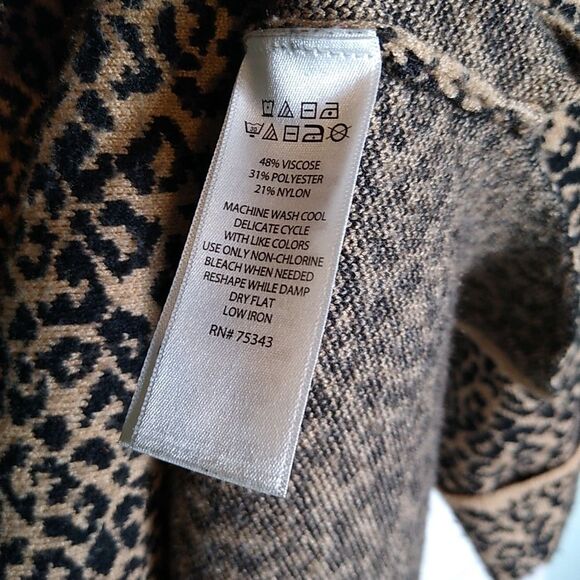 TAHARI Leopard Print Sweater 2X Boatneck Cuffed Sleeves Viscose Loose Fit Punk - Picture 7 of 8